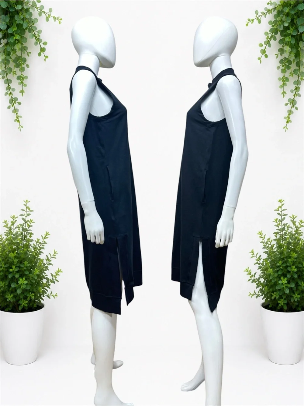 Lululemon Sleeveless French Terry Dress in Black ~ Size 4 ~ Item #X7